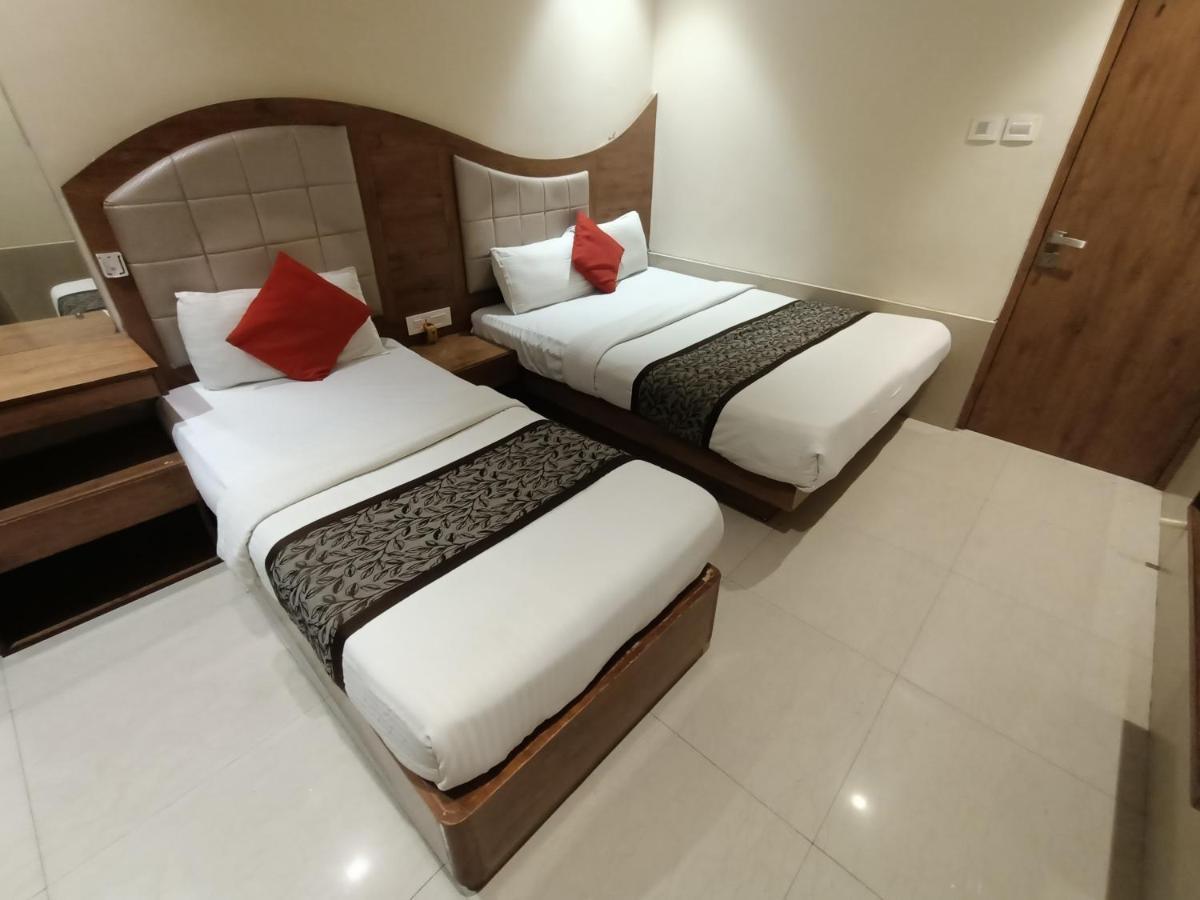 Fabhotel Regal Inn Mumbai Exterior photo