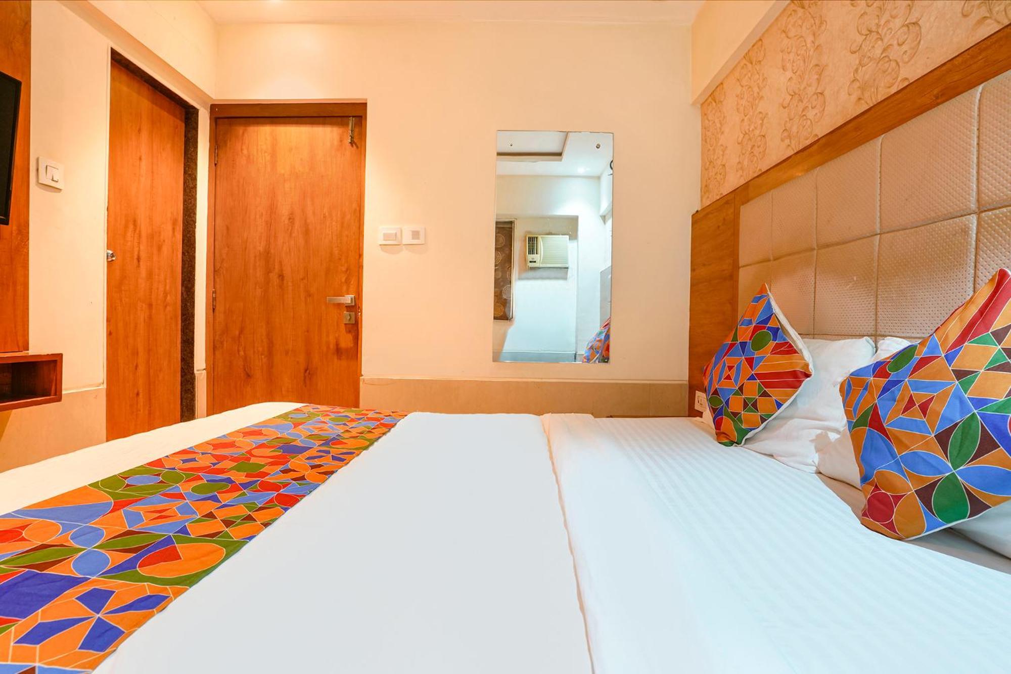 Fabhotel Regal Inn Mumbai Exterior photo